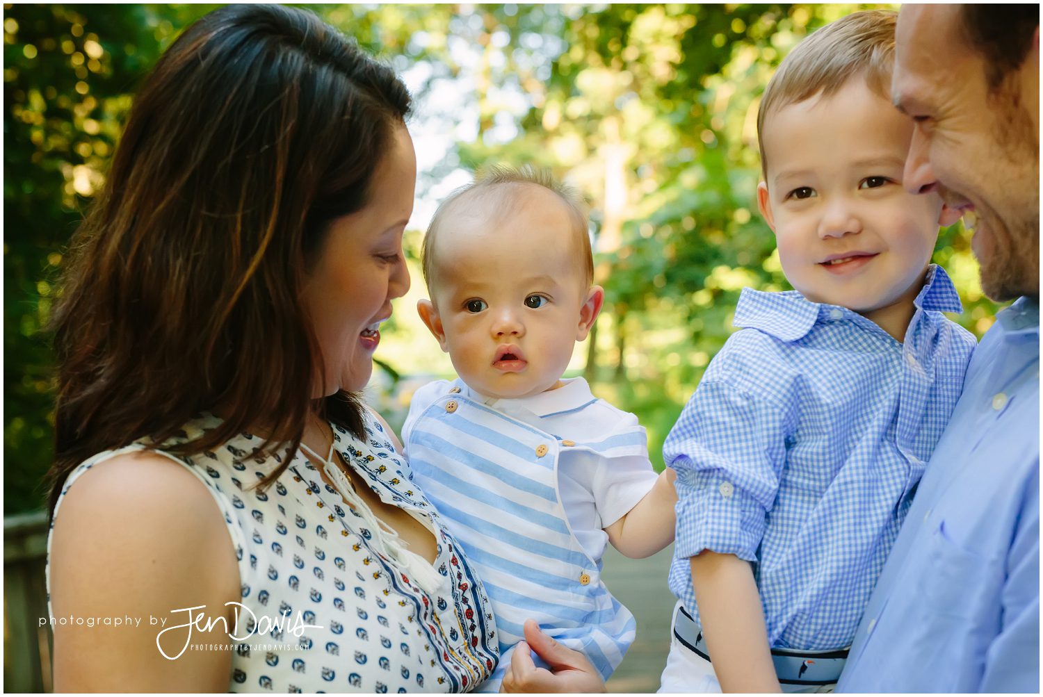 summer family pictures in the park