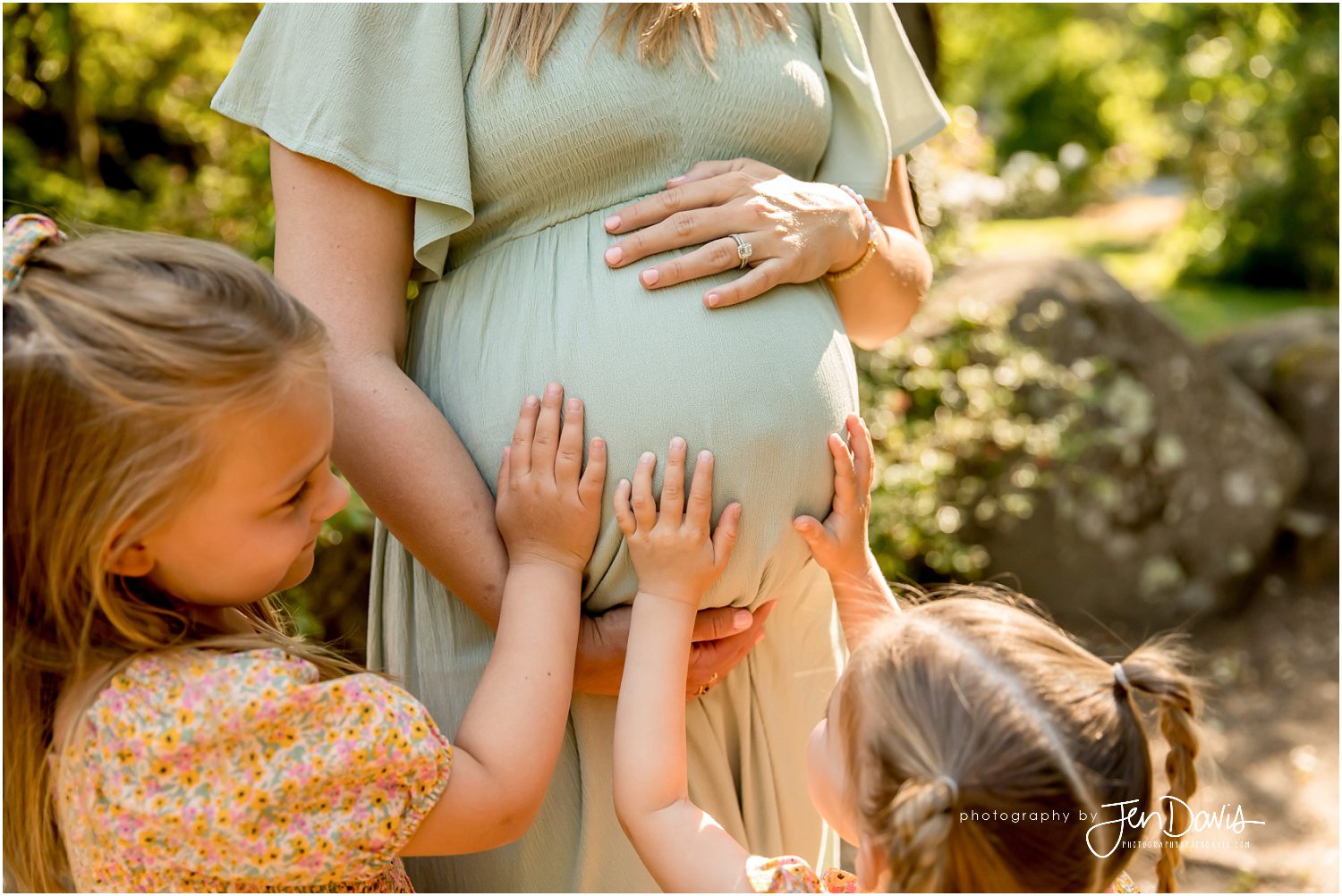 Maternity Session with Children in Spring Robbinsville NJ
