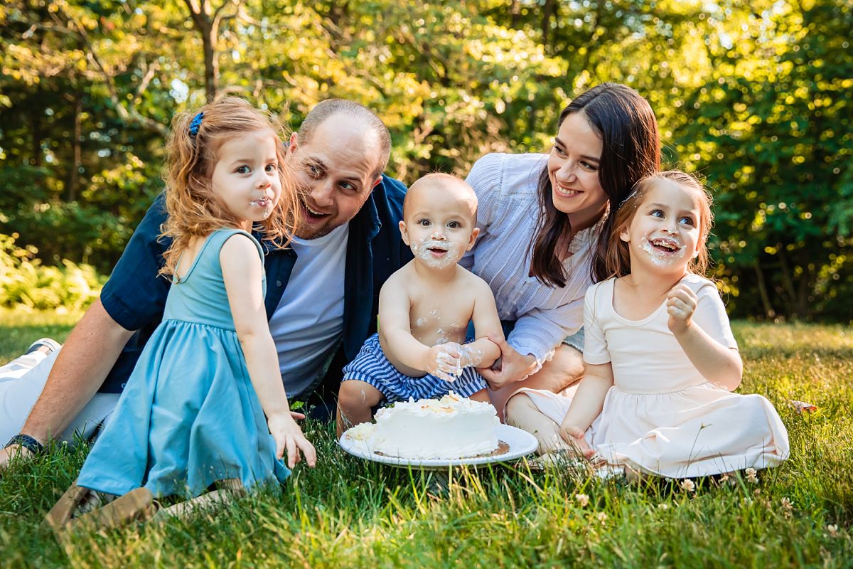 1 Year Old Outdoor Portraits and Cake Smash