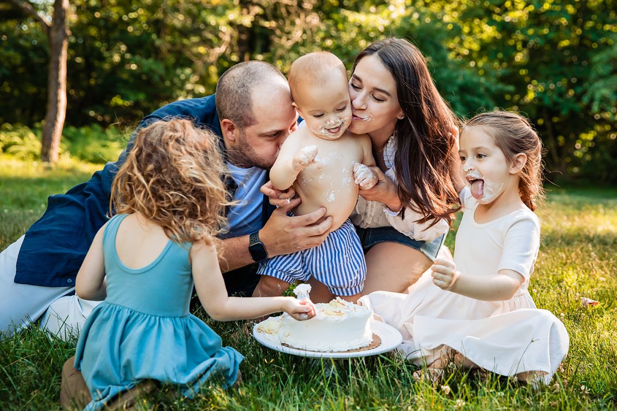 1 Year Old Outdoor Portraits and Cake Smash